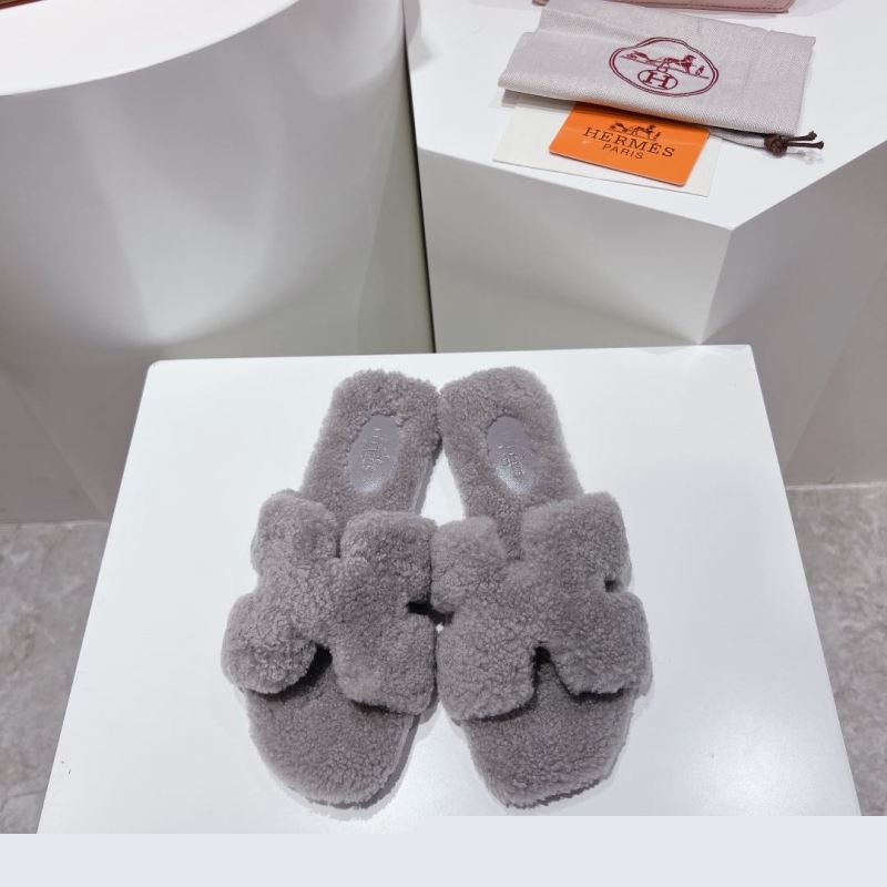 H**mes slippers